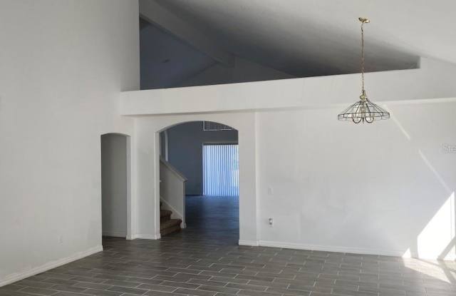 3285 AMACA CIRCLE Gallery 2