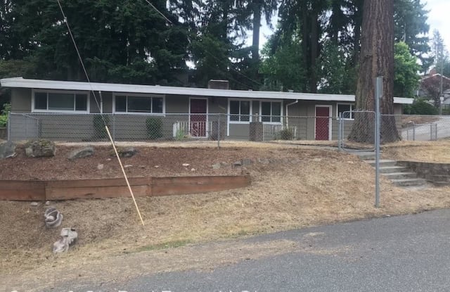 20004 Wallingford Ave N. - 20004 Wallingford Avenue North, Shoreline, WA 98133