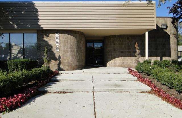28275 Orchard Lake Road Gallery 4
