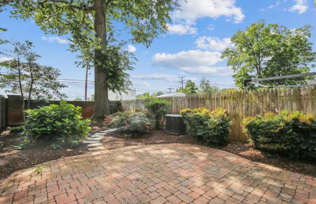 2421 Falls Place Ct Gallery 3