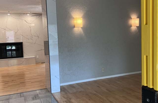 5732 East 65th Street Gallery 4
