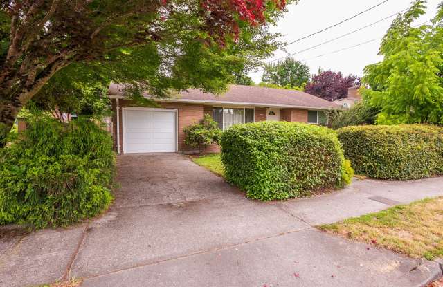 SHORT TERM RENTAL Charming Brick Home with Modern Updates in a Great NE Neighborhood photos photos