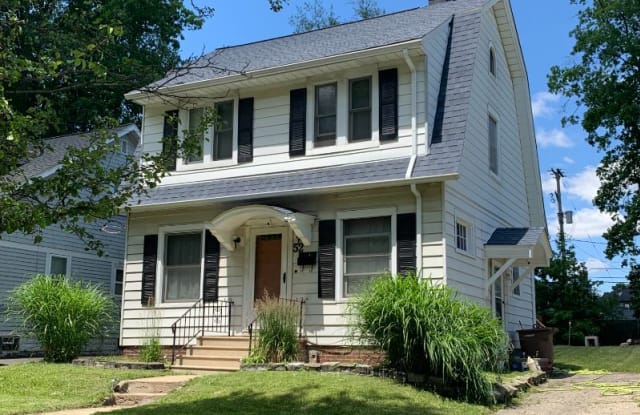 52 Oriole Rd - 52 Oriole Road, Pontiac, MI 48341