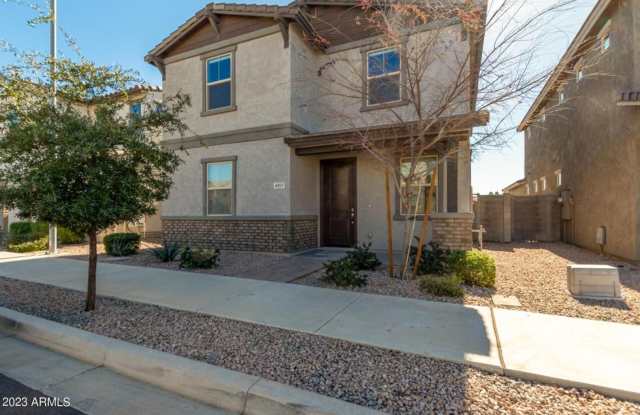 Gorgeous 4 bedroom, 3.5 bath w/2 car garage.  Great location in Mesa! Gallery 3