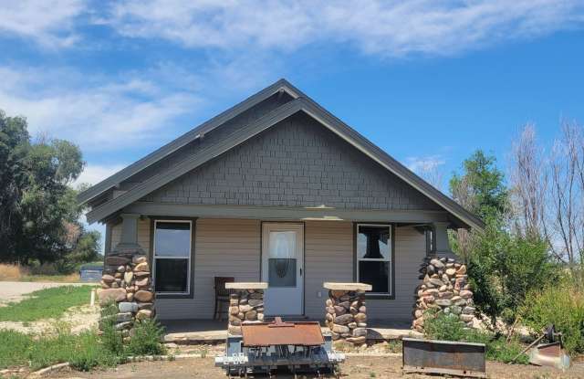 ALL PROSPECTIVE TENANTS MUST SUBMIT A $58 NON-REFUNDABLE APPLICATION FEE PER APPLICANT ONLINE AND BE PRE-QUALIFIED PRIOR TO ANY SHOWINGS photos photos