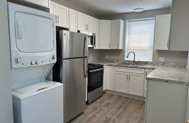 Adorable 2 bedroom, 1 1/2 bath duplex with washer/dryer in unit for $1,500.00 month. photos photos