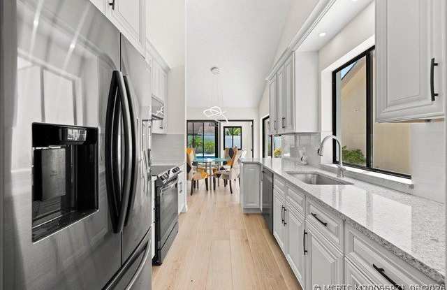 264 E River Park Drive Gallery 4