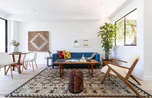 2172 Clifford Street Gallery 2
