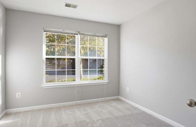 20235 BROOKVIEW Square Gallery 4