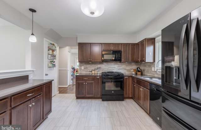 6006 RIVANNA Drive Gallery 2