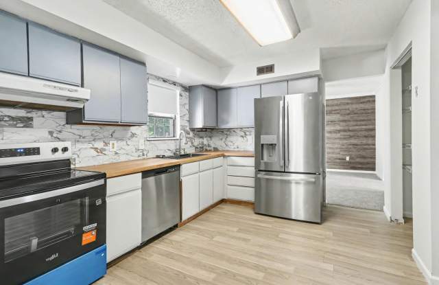 738 Fox Chase Cir Gallery 3
