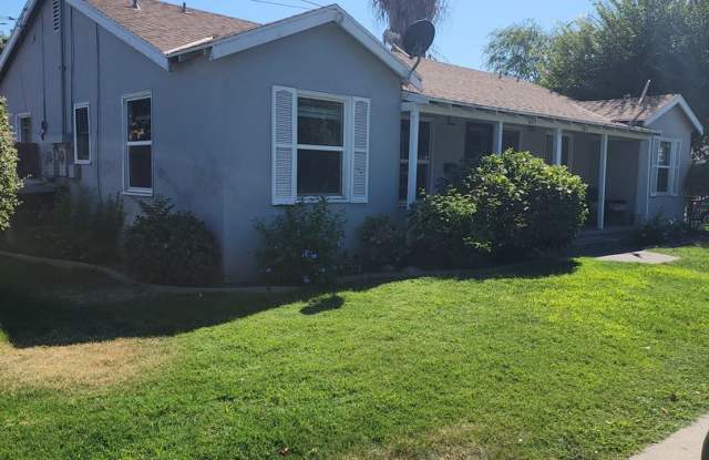 Escalon cute 2 bedroom duplex w/garage With Move In Special $500 off First Month's Rent photos photos