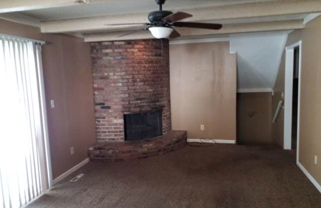 AVAILABLE! Large Family SF Newly Renovated in North KC photos photos