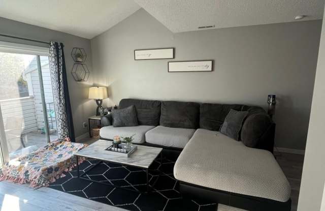 106 S 37th Street - 106 South 37th Street, Omaha, NE 68131