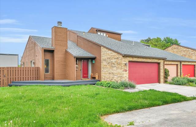 1 Lyndhurst Village Court photos photos