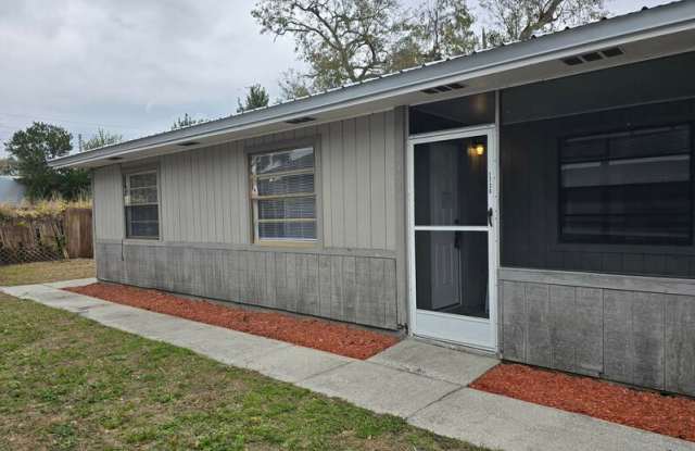 1738 Fern Rd E photos photos