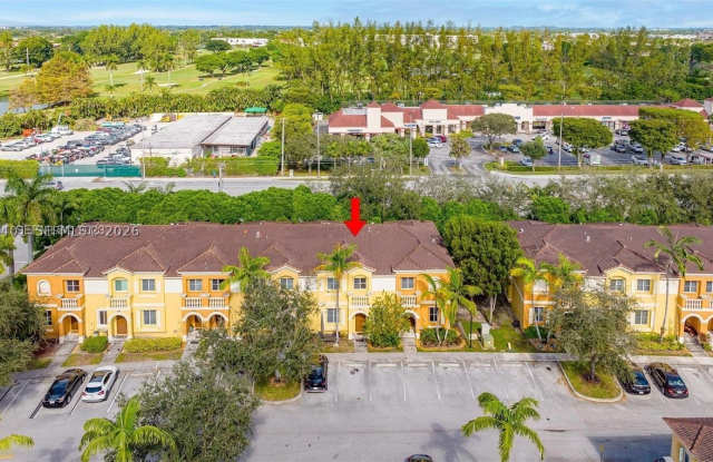 8989 SW 17th Ct Gallery 2