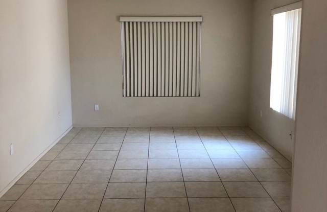 3 Bedroom - 2 story corner lot - Glendale & 99th Ave Gallery 4