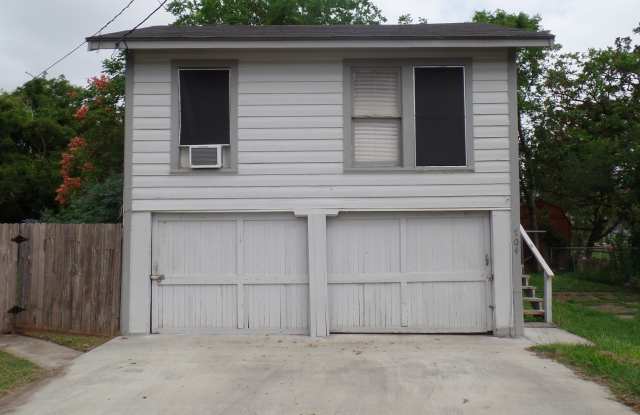 Efficiency Garage Apartment Gallery 4