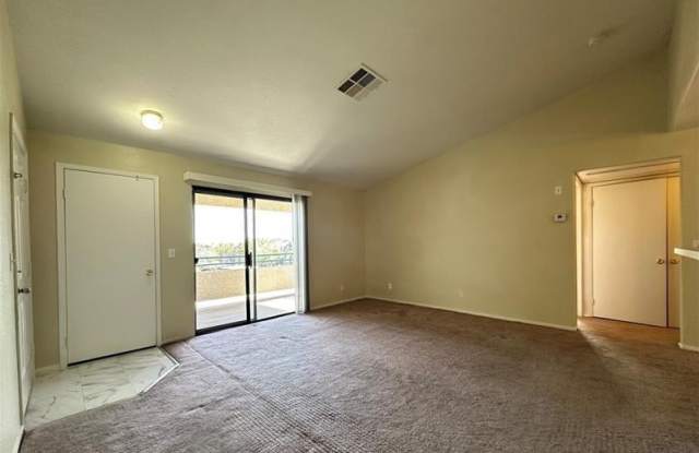 5251 South Lindell Road - 1Unit 204 Gallery 4