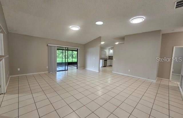 10148 PINK CARNATION Court Gallery 3