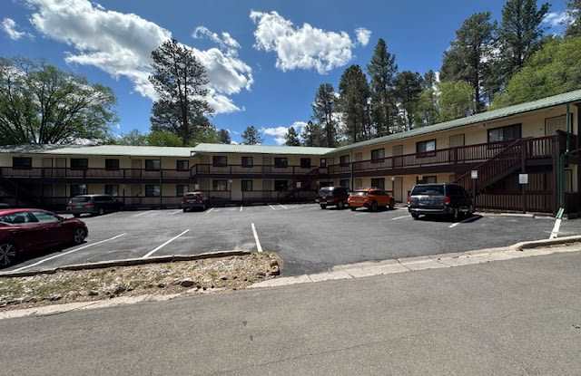 Willow Tree Lodge - 111 South Willow Road, Ruidoso, NM 88345
