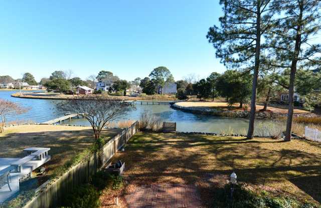 Larchmont Waterfront! Just Miles from NOB - 6040 Eastwood Terrace, Norfolk, VA 23508