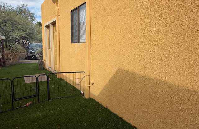 Gorgeous 2 Bedroom 2 Story Downtown Condo! Gallery 4