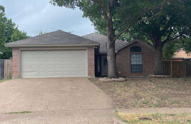 7154 LAURELHILL Court S - 7154 Laurelhill Court South, Fort Worth, TX 76133