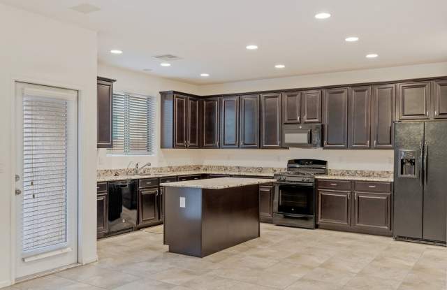 3 Bedroom, 2.5 Bath SFR in Mountains Edge photos photos