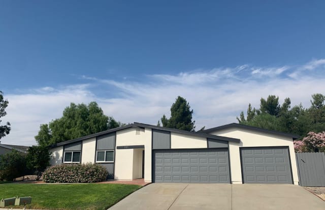 215 Dryden Street - 215 Dryden Street, Thousand Oaks, CA 91360