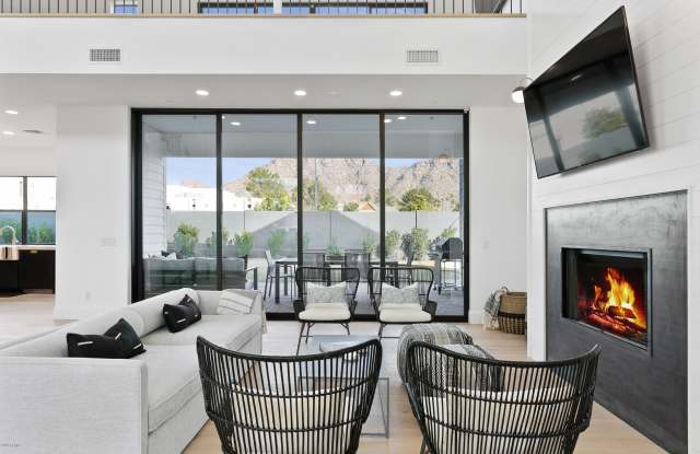 5620 E MONTEROSA Street Gallery 2
