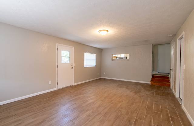 5943 Jaguar Dr W Gallery 3