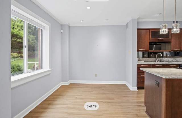 4550 Warwick Boulevard Gallery 4