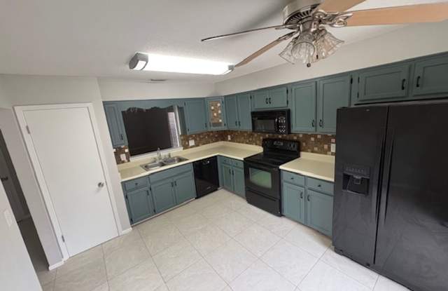Updated Niceville Rental with Vaulted Ceilings & Private Back Patio! Gallery 4