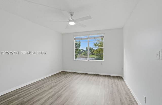 5335 NW 10th Ct Gallery 3