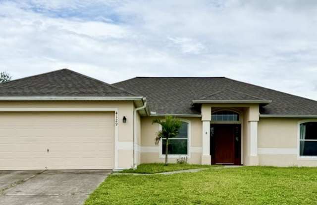 4129 NE 19th Place Gallery 1