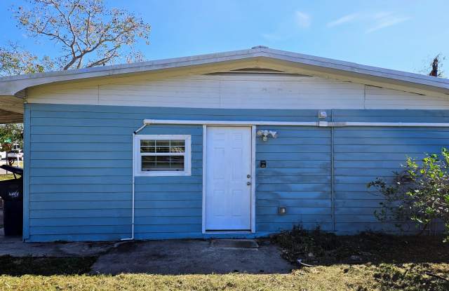 1507 Charm Lane - 2 photos photos