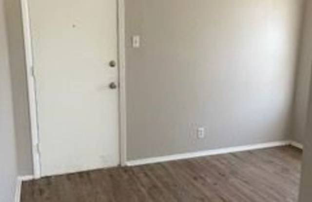 5433 Encino Road Gallery 2