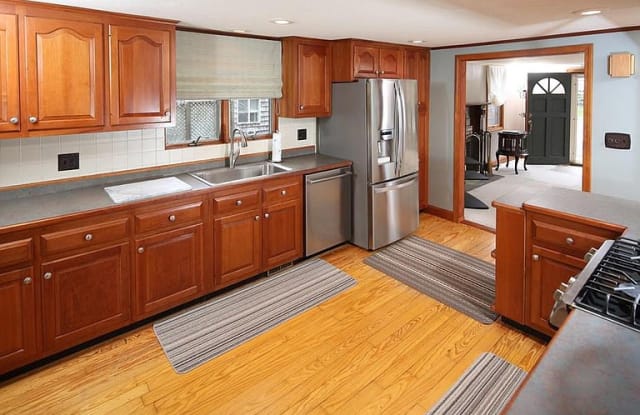4 Beach Road - 4 Beach Road, Plymouth County, MA 02359