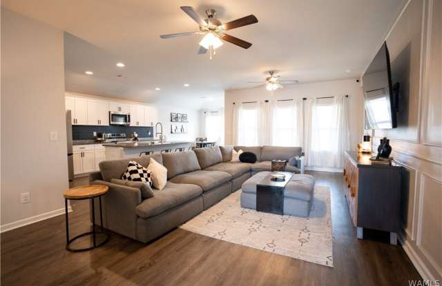 16430 Natchez Dr photos photos