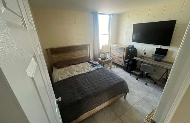 Pearl City 2BR Condo – Near Pearl Harbor – Parking Included – Available Now photos photos