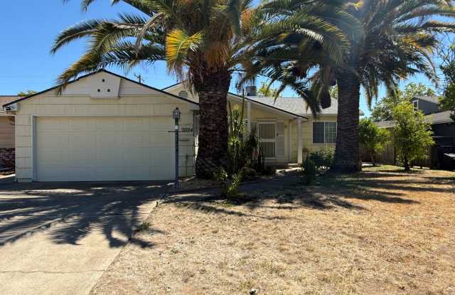 Cozy 2 bedroom 1 bathroom with pool! photos photos