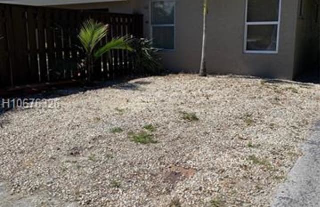 3285 SW 44 - 3285 SW 44th St, Dania Beach, FL 33312
