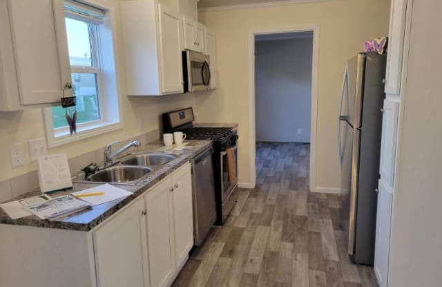 65 Golfview Ct. - 65 Golfview Drive, North Liberty, IA 52317