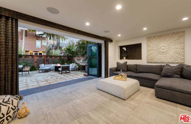 5317 Pacific Avenue photos photos