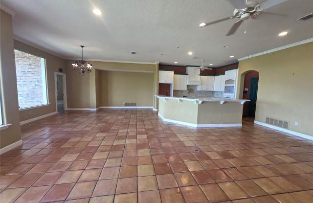 4204 Bluff View Drive Gallery 3