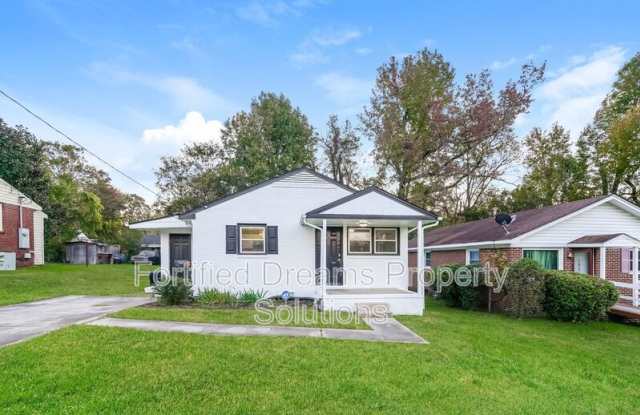 1615 Eastwood Ave - 1615 Eastwood Avenue, Greensboro, NC 27401