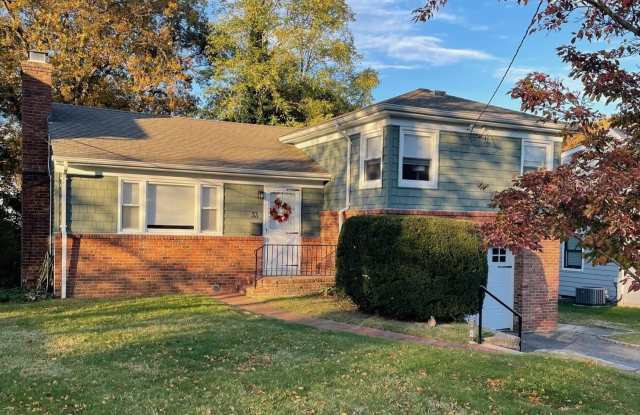 33 Chestnut Street - 33 Chestnut Street, Cold Spring Harbor, NY 11743 33 Chestnut Street - 33 Chestnut Street, Cold Spring Harbor, NY 11743