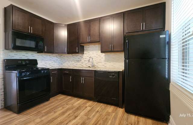 1029 Central Ave - B photos photos
